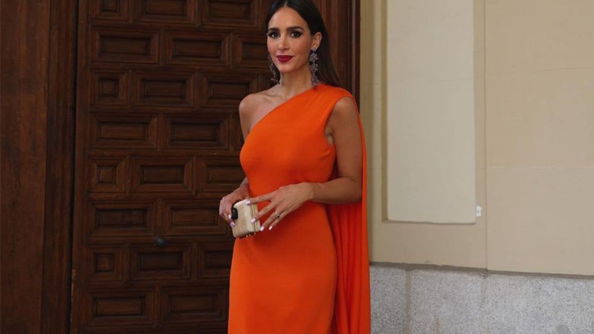 Bolsos joya (muy) especiales para llevar con vestidos de invitada lisos