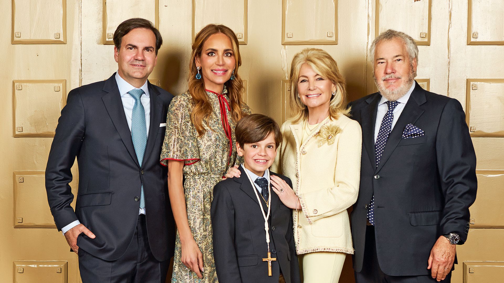 Gema Ruiz, emocionada en la Comunión de su pequeño Juan: su posado más especial con su familia