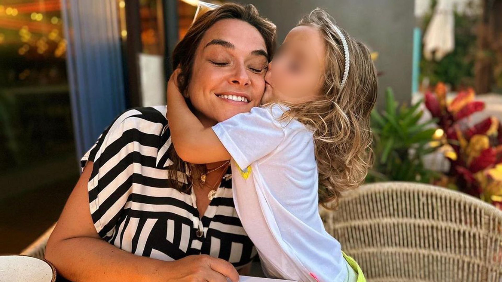 La felicidad de la hija de Toñi Moreno al conocer a Mickey Mouse en Disneyland París