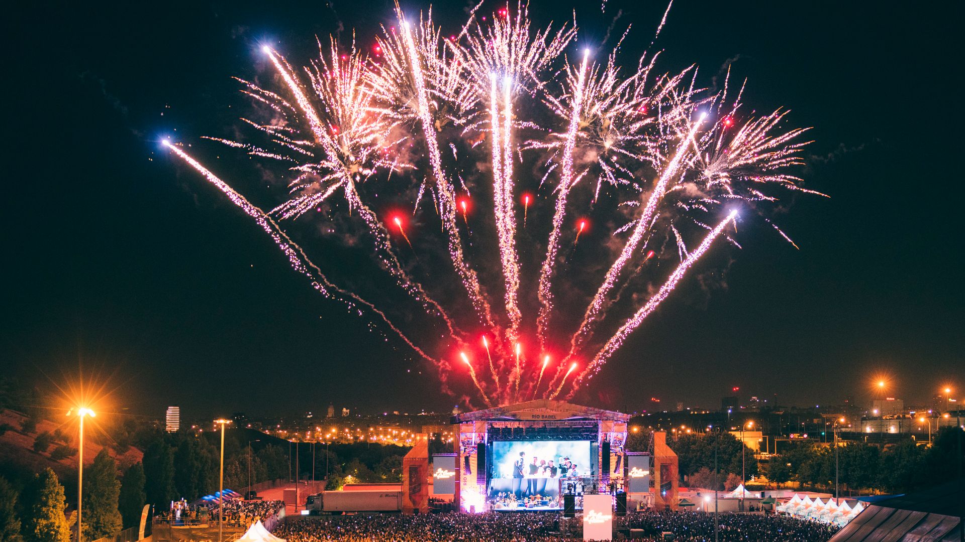 Festival de música Río Babel, escenario y fuegos artificiales en Madrid, 2022 