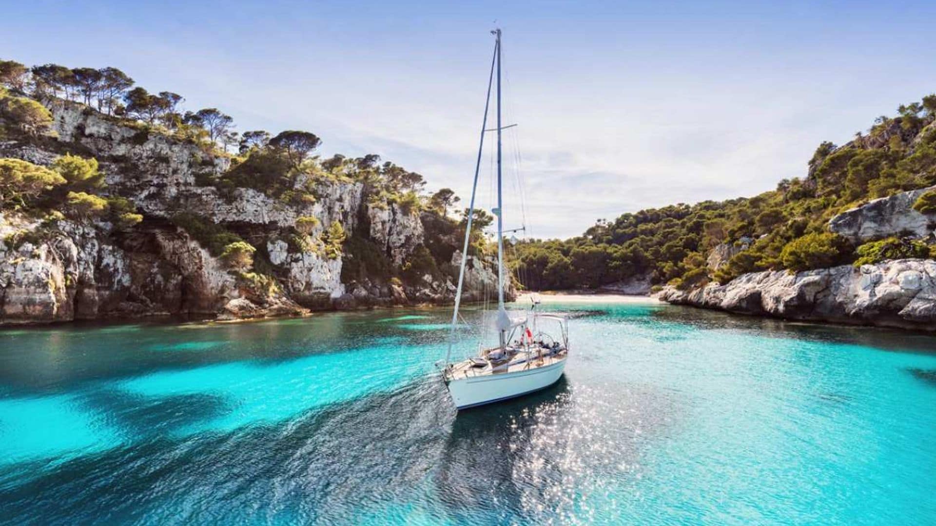 De cala en cala por la costa de Menorca, más cerca del paraíso