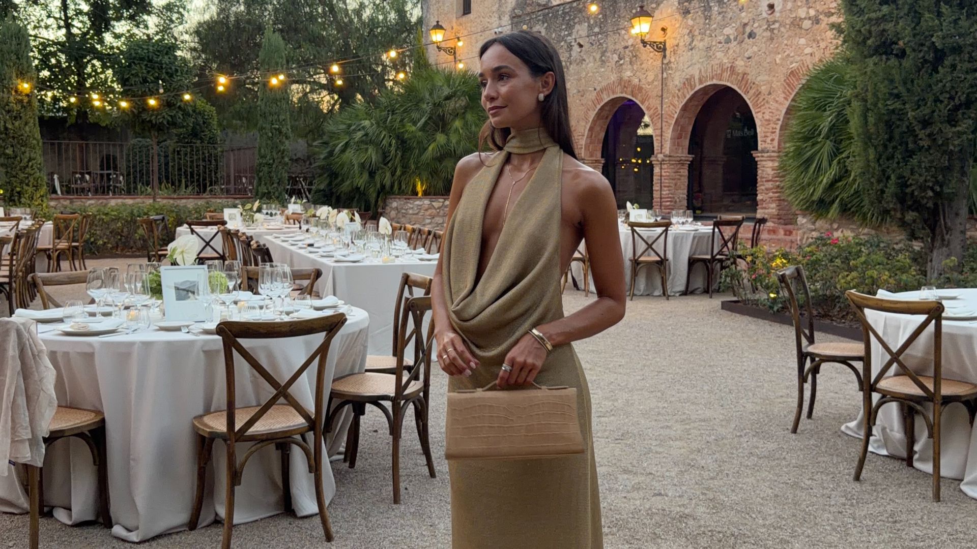 Vestidos 'vintage', 'total looks' y complementos joya: 9 invitadas que serán mi inspiración este otoño