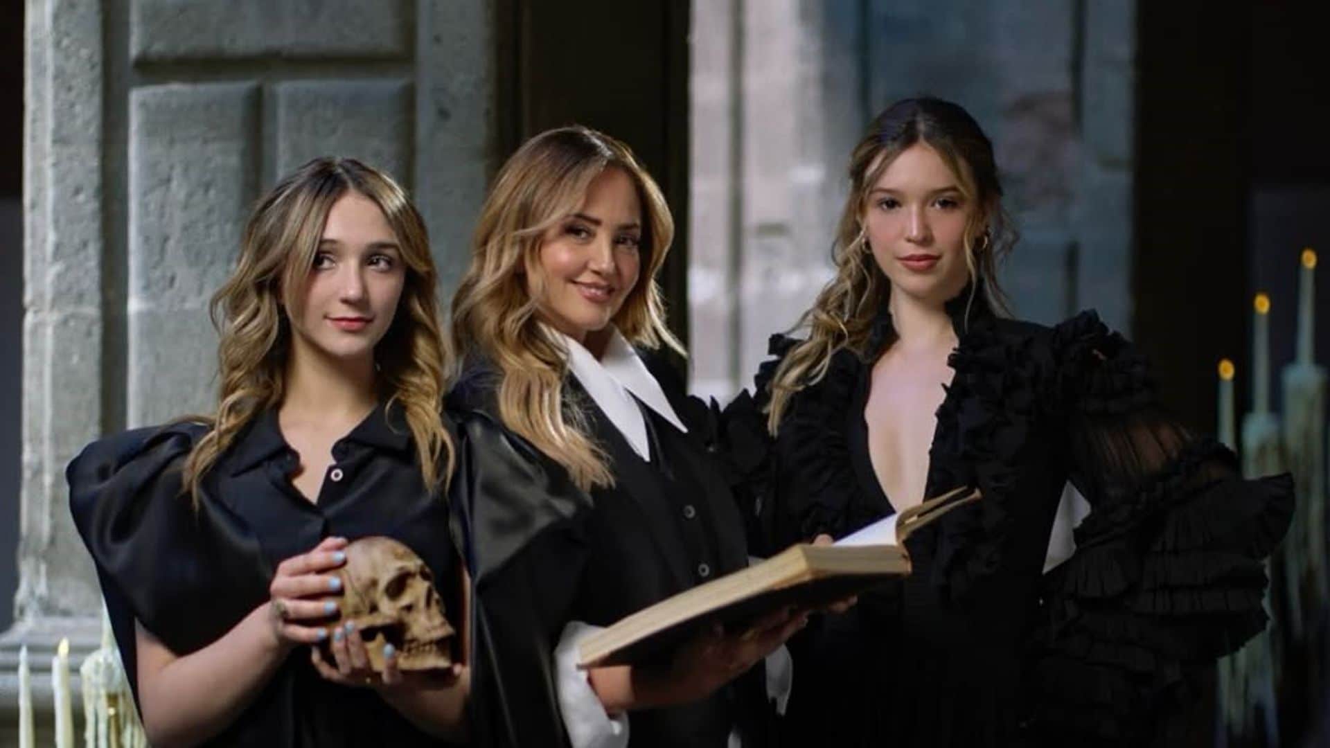 Andrea Legarreta junto a sus hijas Mía y Nina Rubín