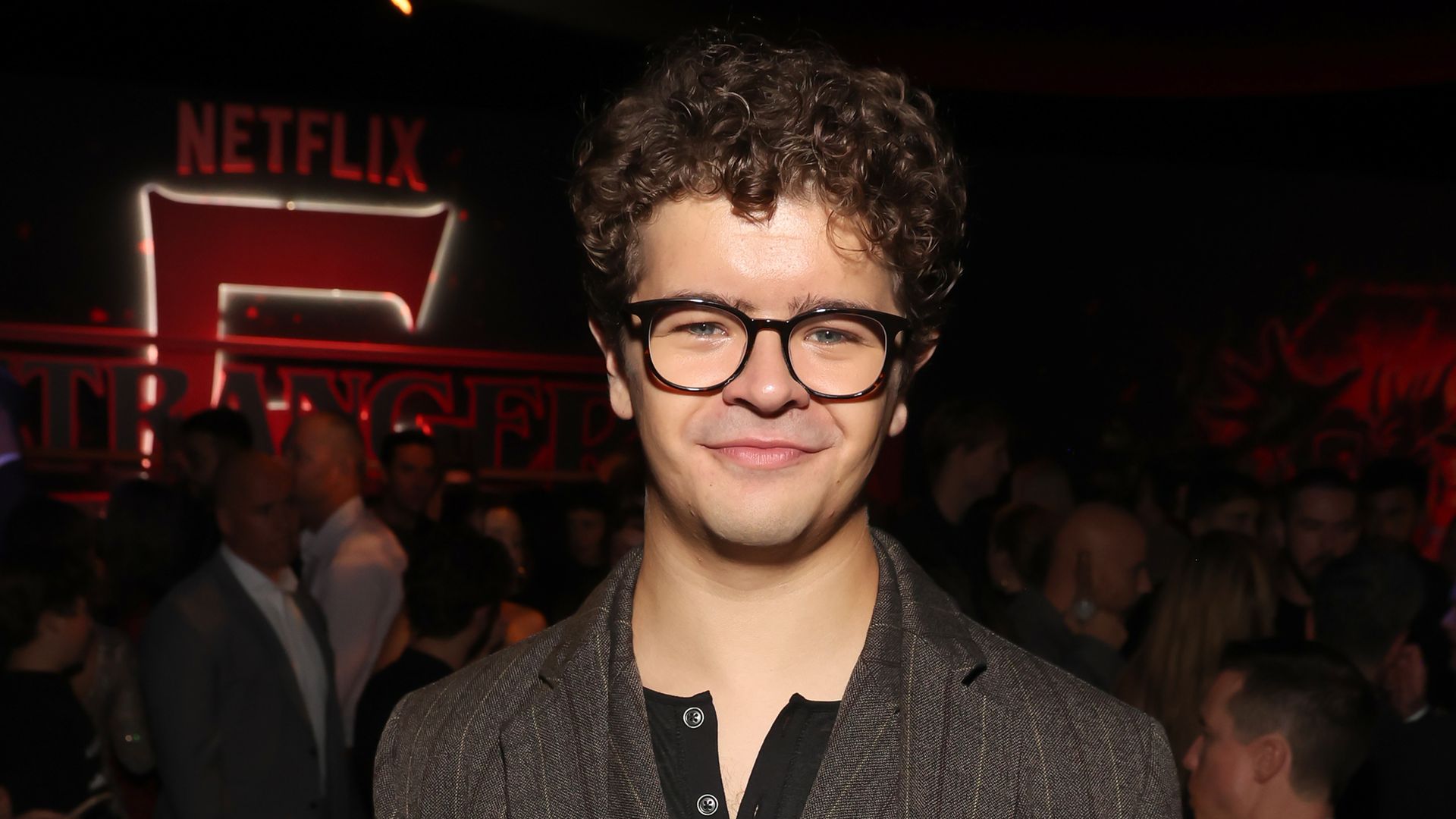 Gaten Matarazzo en la premiere de la quinta temporada de Stranger Things
