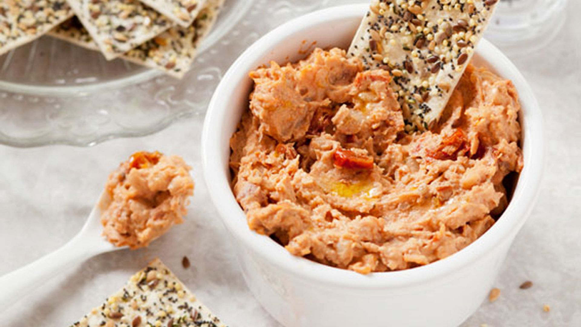 Hummus de judías blancas y tomate seco