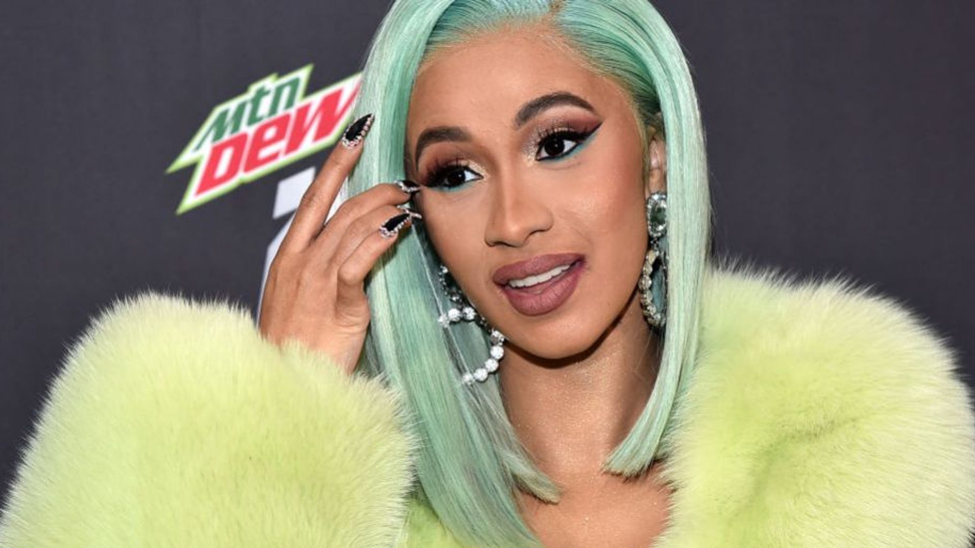 Los ’beauty looks’ de Cardi B que llegan a $6,000