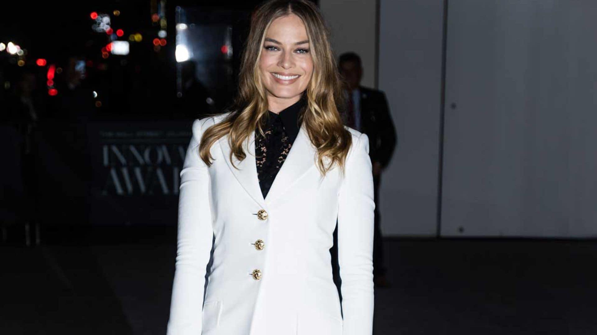 Blanco y negro: cómo renovar la clásica combinación de colores que nunca falla en tus looks de invierno