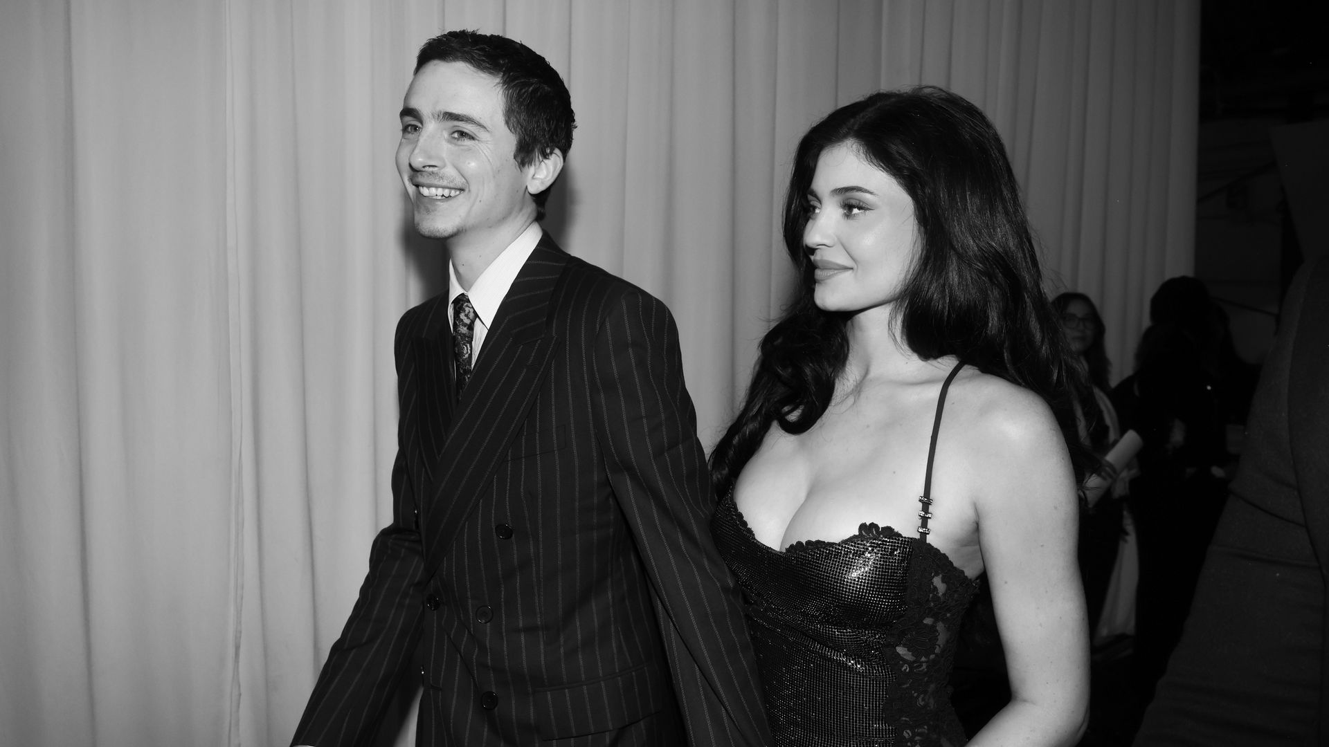 Timothée Chalamet y Kylie Jenner llegando a los Critics' Choice Awards
