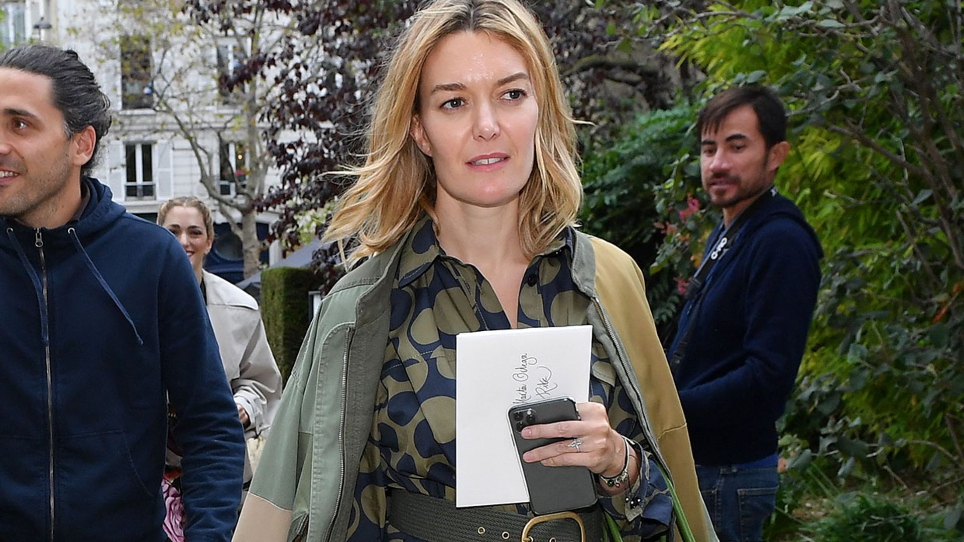 Zara versiona los básicos más cañeros del armario de Marta Ortega