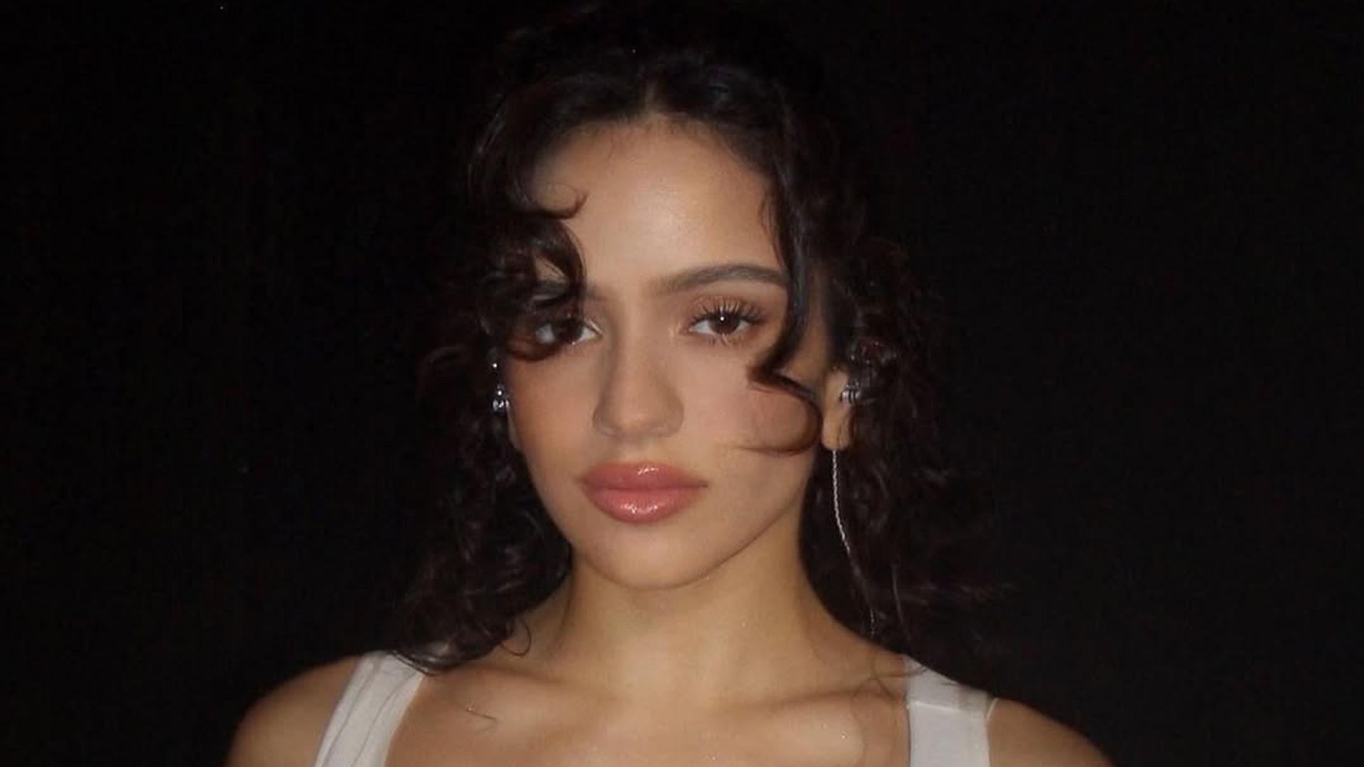 Rosalia emite un comunicado cancelando sus conciertos