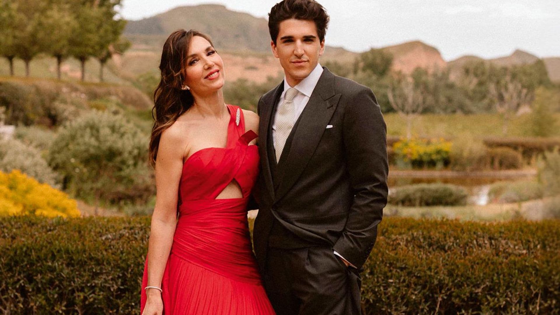 Paloma Lago, deslumbrante en la boda de su hijo: sus dos looks de madrina perfecta, al detalle