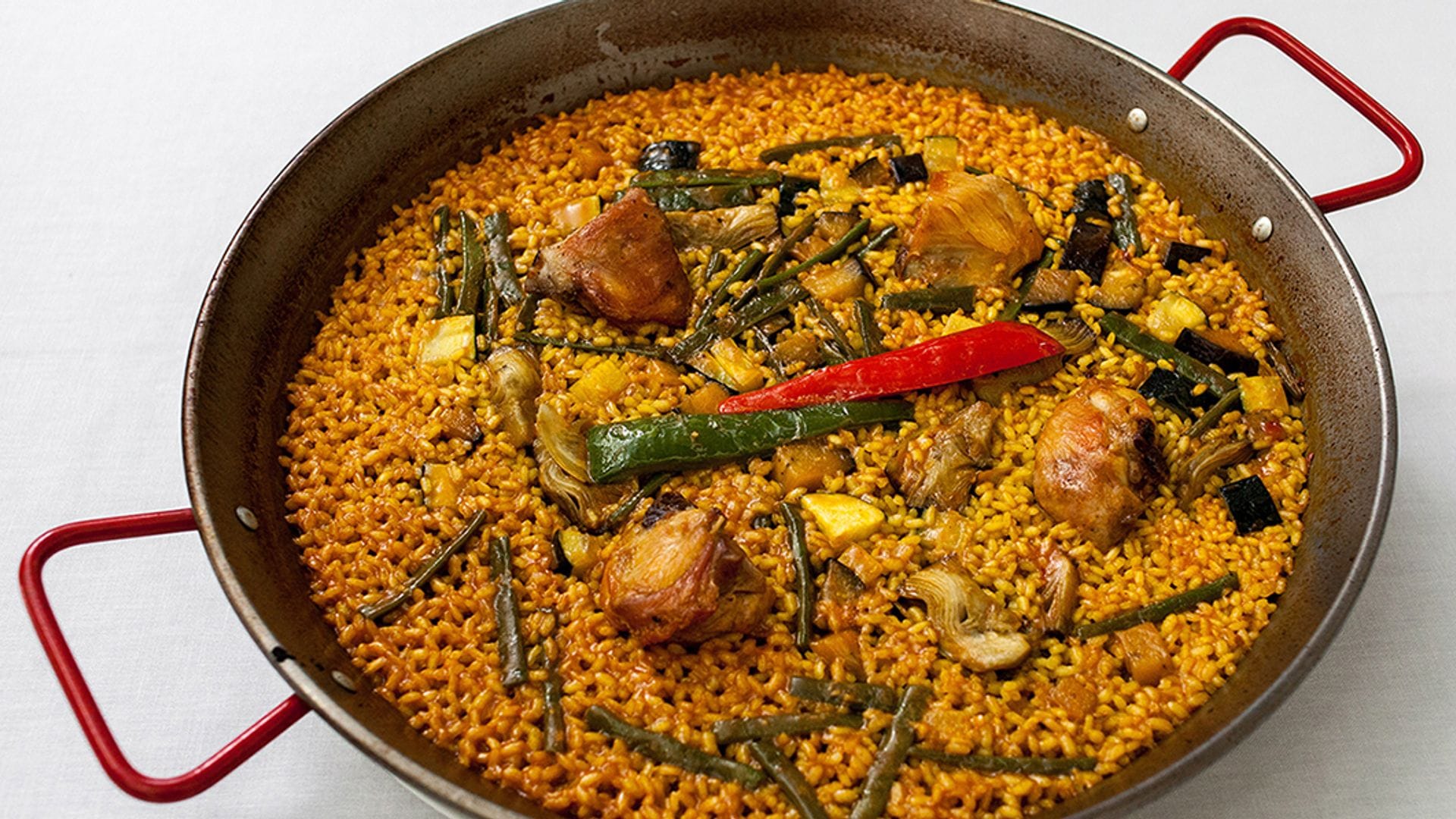 Paella de pollo y verduras de la arrocería St. James