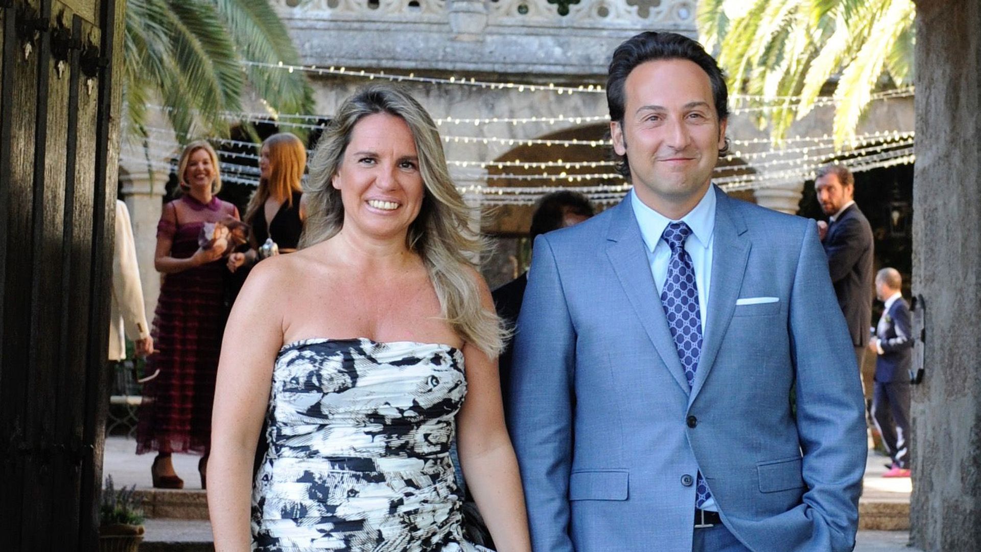 El lado más íntimo de Iker Jiménez y Carmen Porter en su escapada veraniega