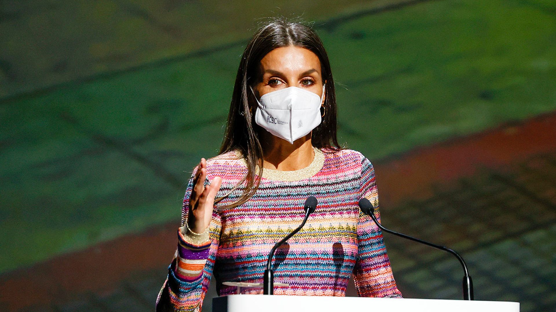 Doña Letizia apoya que la digitalización llegue a los más vulnerables y ayude a luchar contra la pobreza