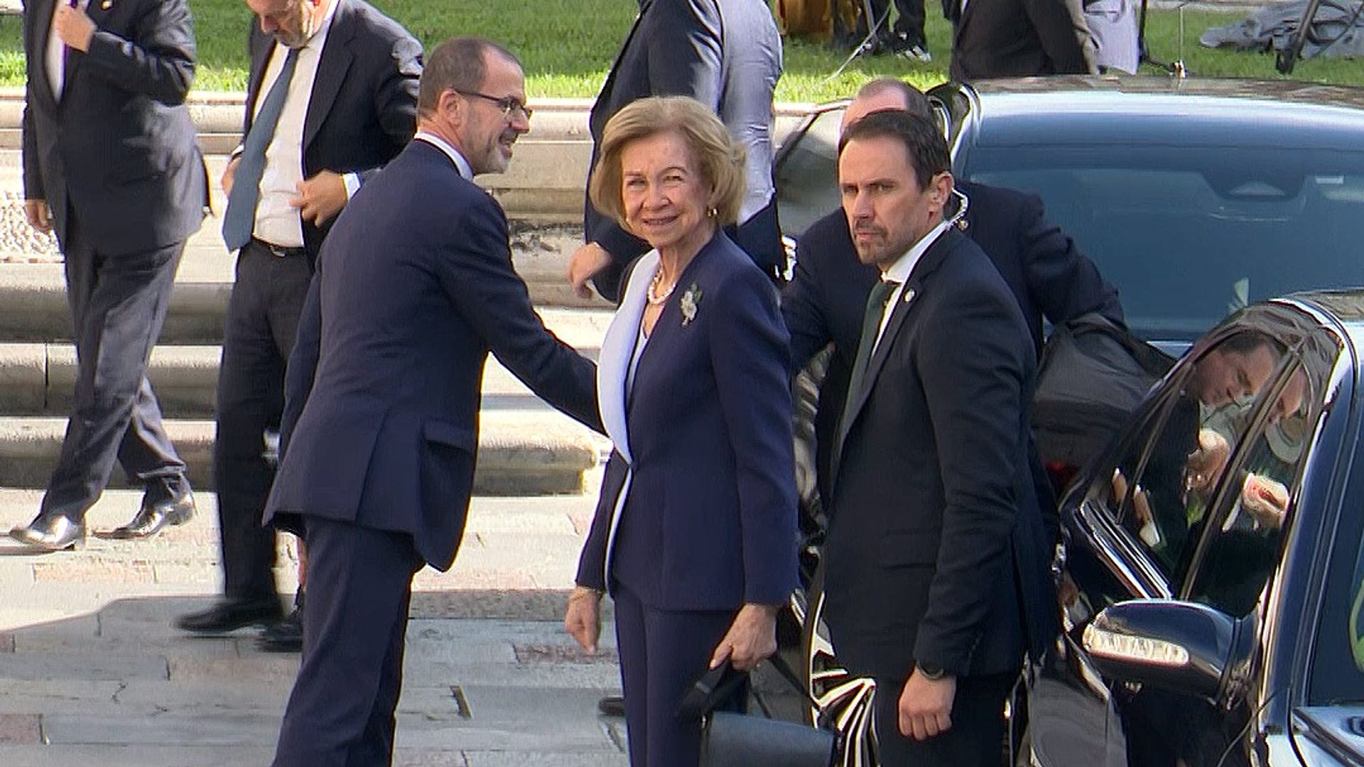La reina Sofía ya está en Oviedo para los Premios Princesa de Asturias: así ha sido su llegada al hotel Reconquista