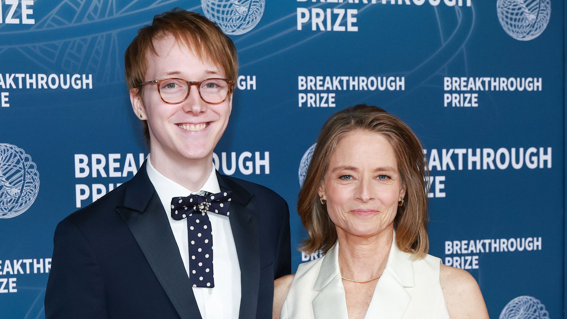 Jodie Foster presume de 'hijo científico' en una inusual aparición pública juntos