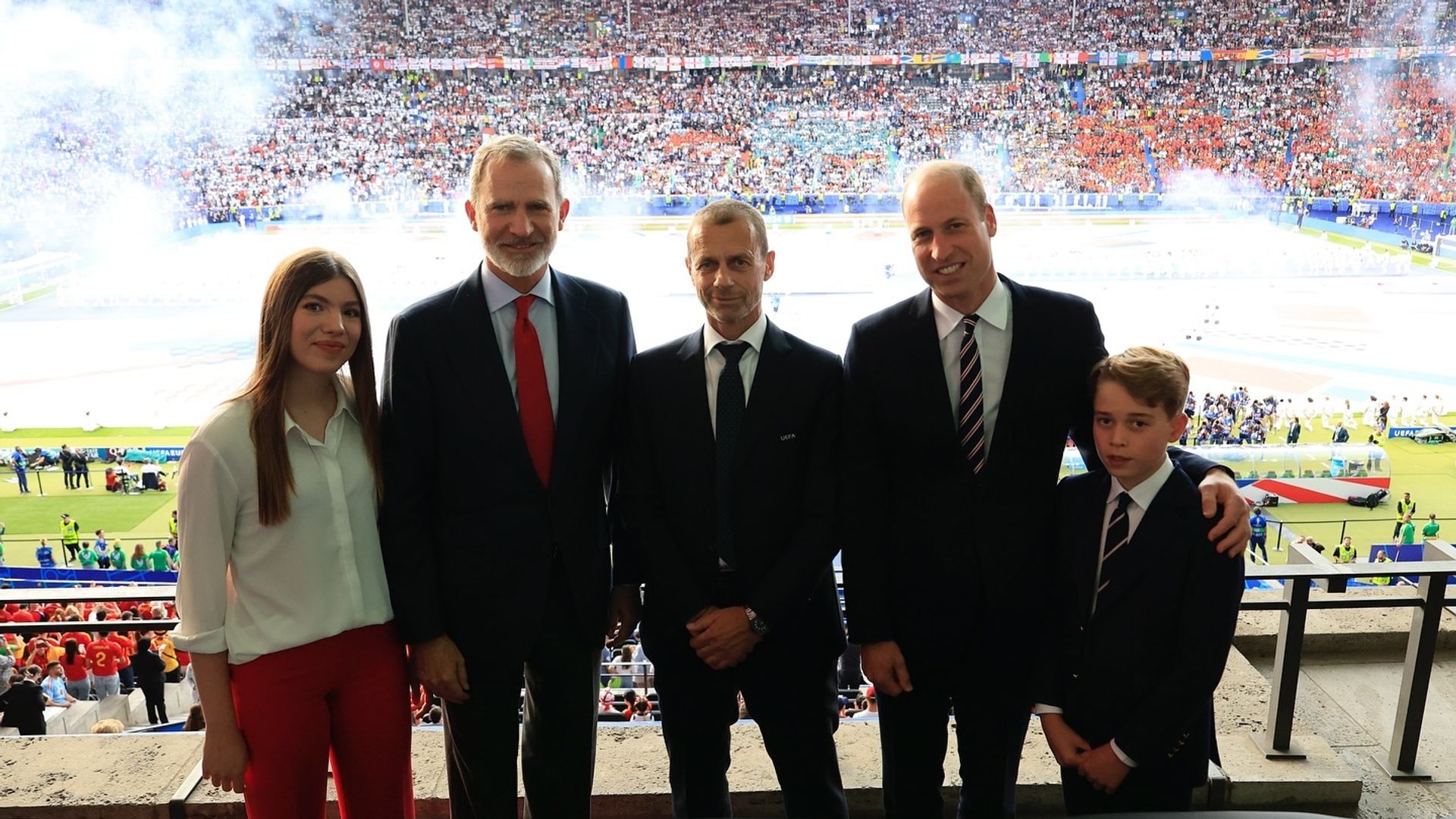 El príncipe William y su hijo George coinciden con el rey Felipe y la infanta Sofía en la final de la Eurocopa