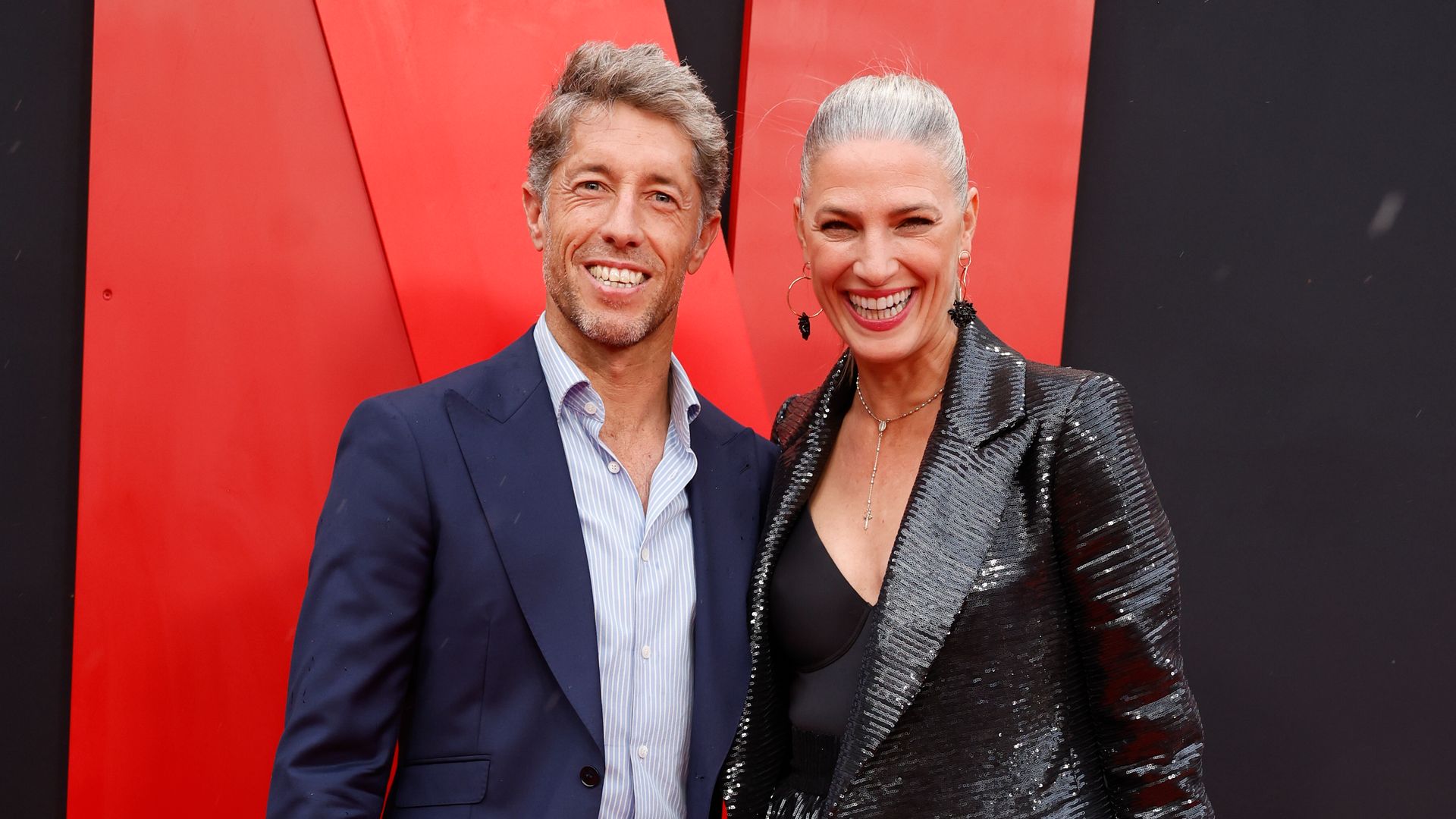 Así ha celebrado Manuel Escribano su cumpleaños desde la cama del hospital y arropado por Laura Sánchez: "Aún así me siento feliz"