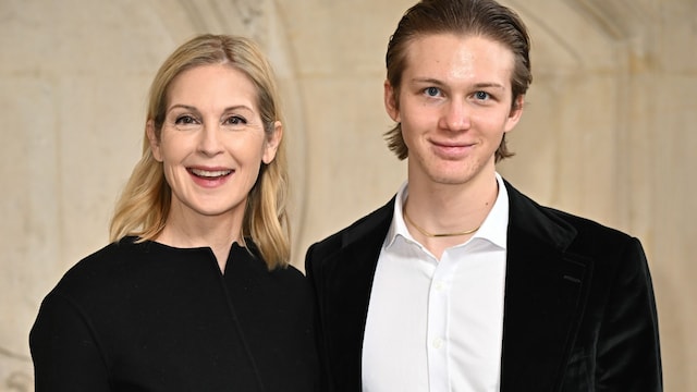 Kelly Rutherford y su hijo, Hermés, en el desfile de Chanel Couture