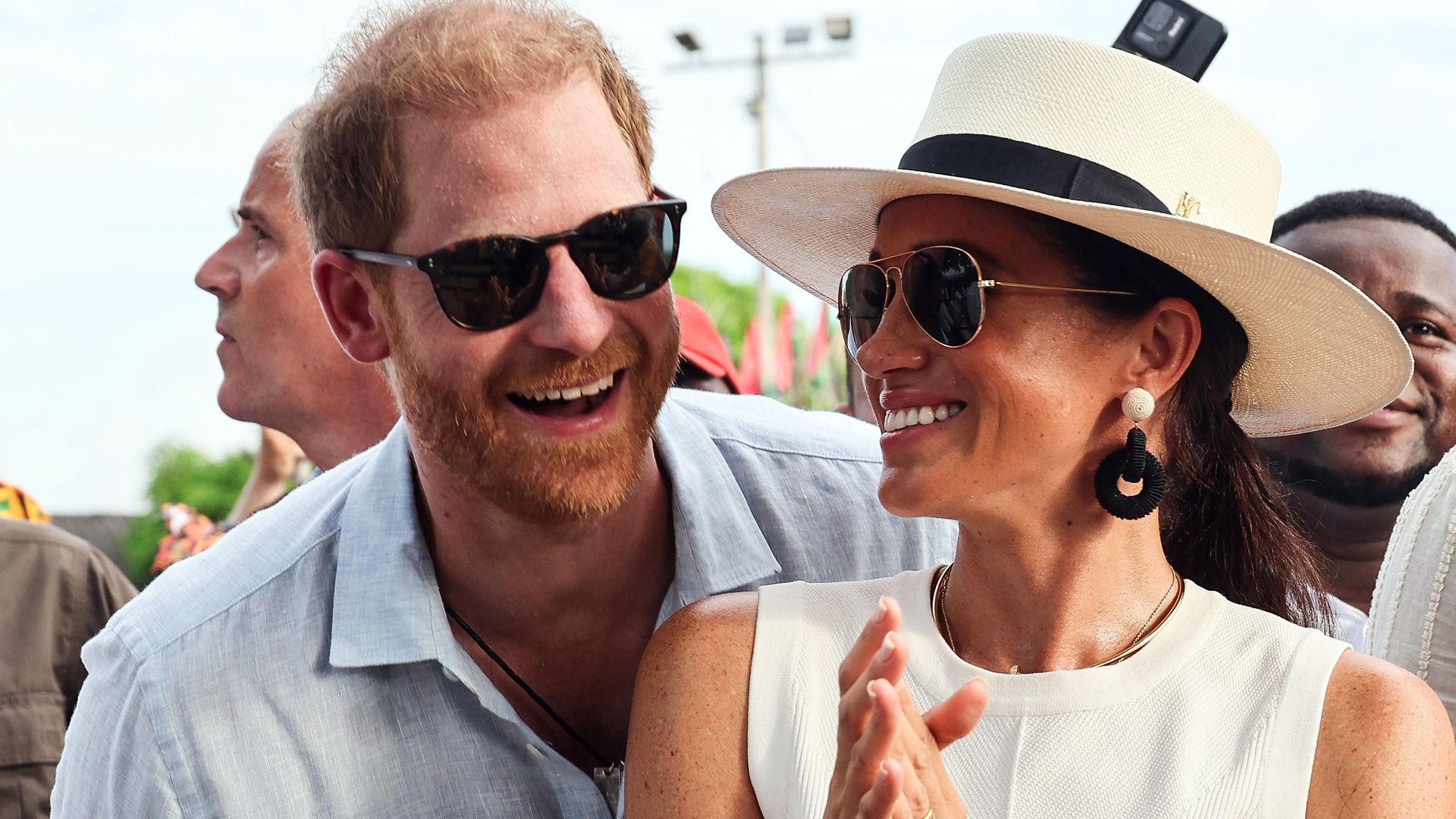 El príncipe Harry y Meghan Markle en su visita a Cartagena, Colombia, en 2024.