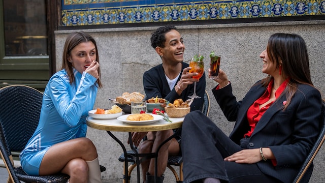 Terraza de la taberna Viva Madrid en San Isidro