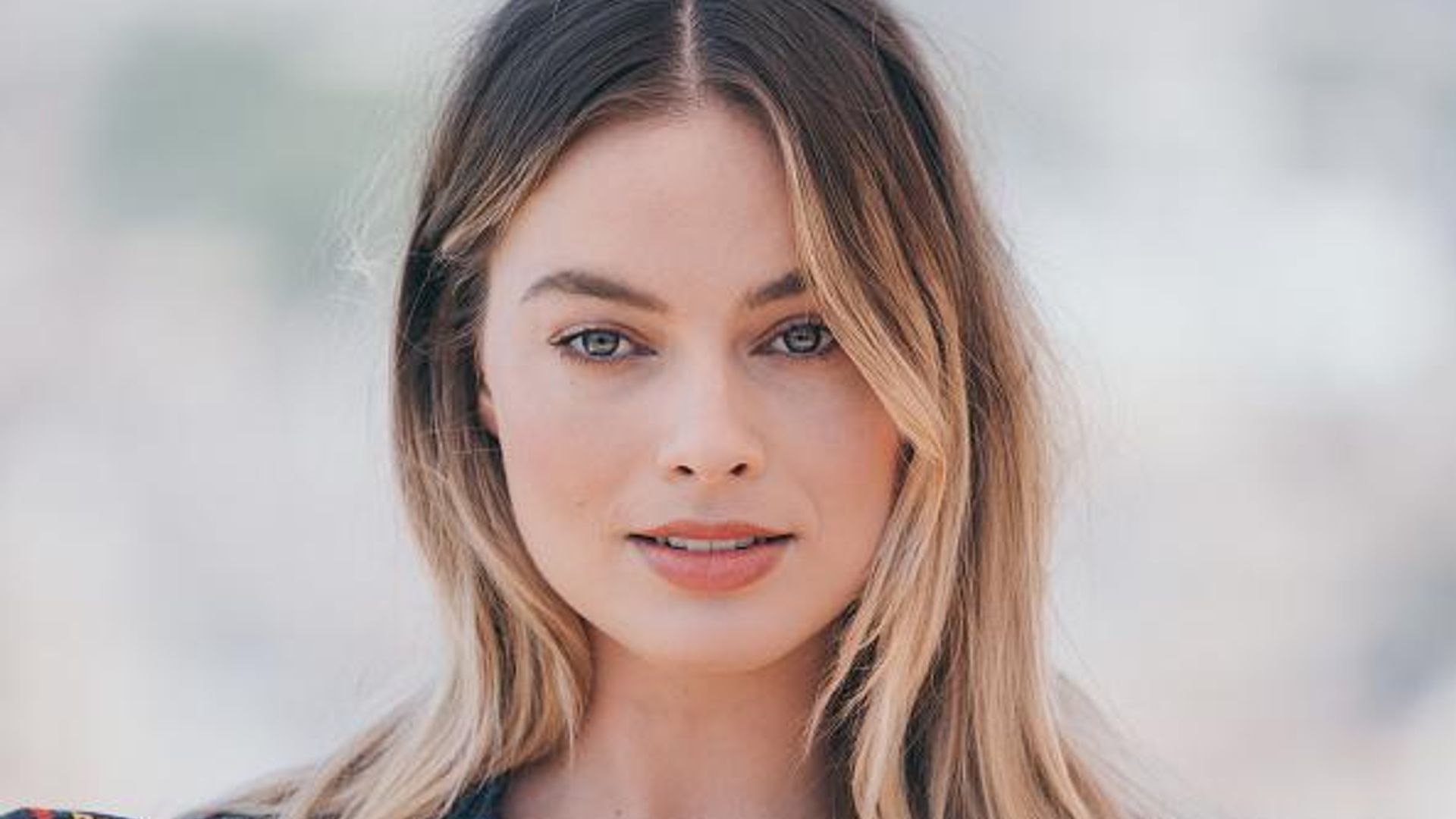 Los secretos detrás de los más recientes ‘beauty looks’ de Margot Robbie