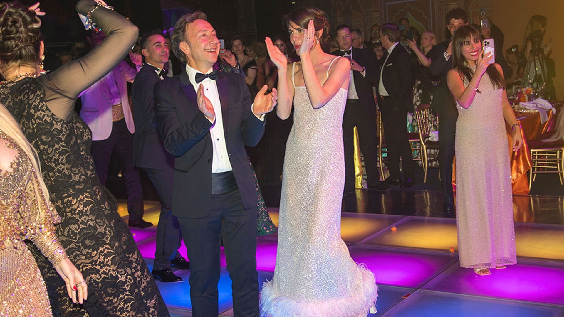 Carlota Casiraghi, a ritmo de Mika y Bollywood en la gran noche de Mónaco