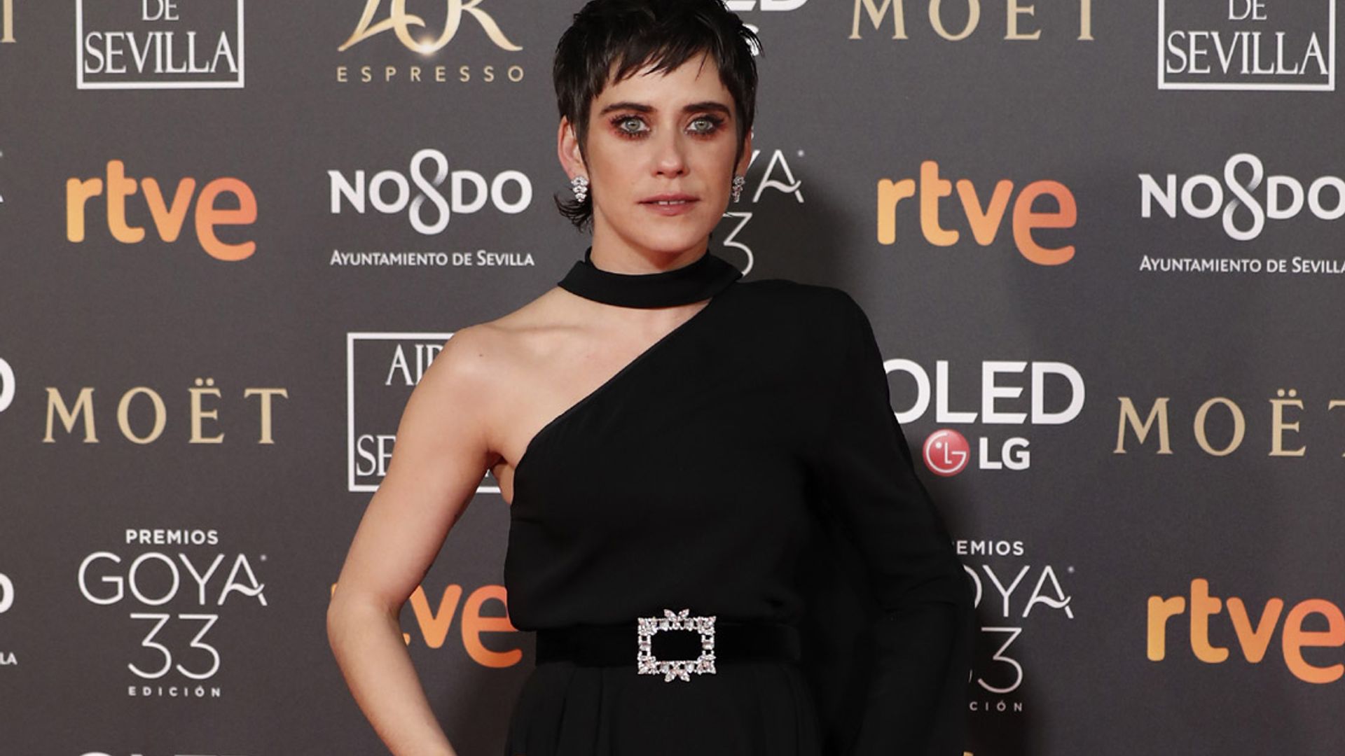 El ingenioso look con el que María León resuelve 3 tendencias en 1