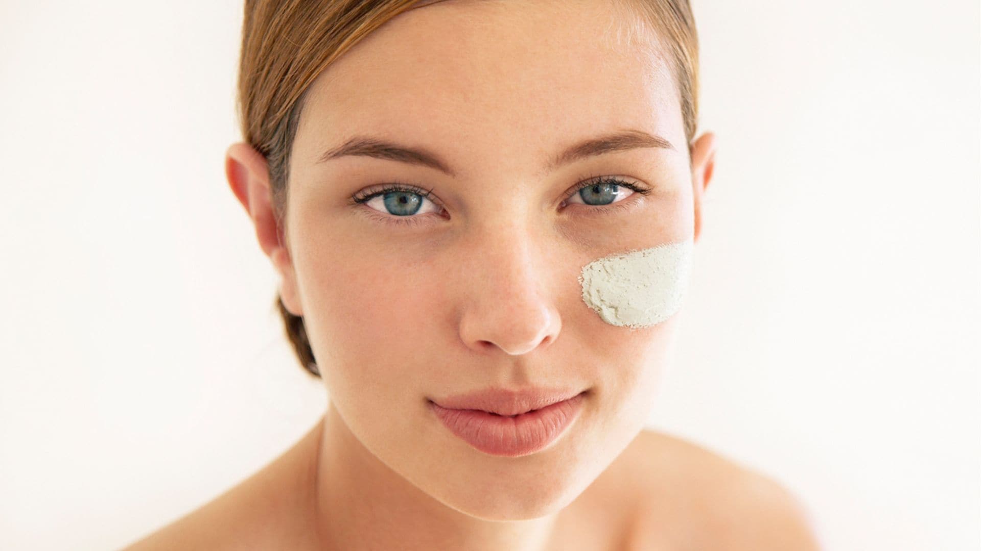 Devuelve a tu rostro su brillo y juventud con la mejor cosmética hidratante