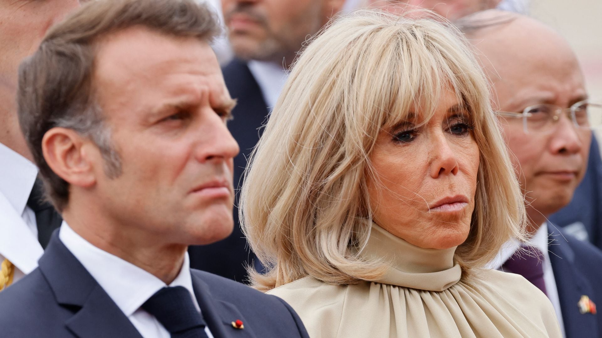 Macron presenta una histórica demanda contra una 'influencer' para preservar el honor de su esposa Brigitte, en pleno drama familiar