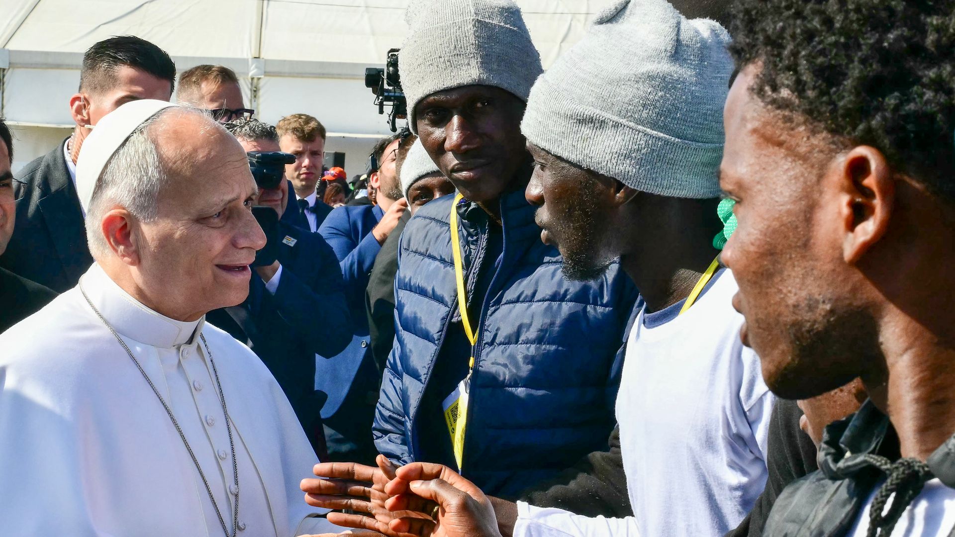 El Papa León XIV aterriza en Tenerife: "Todos, de algún modo, somos migrantes"