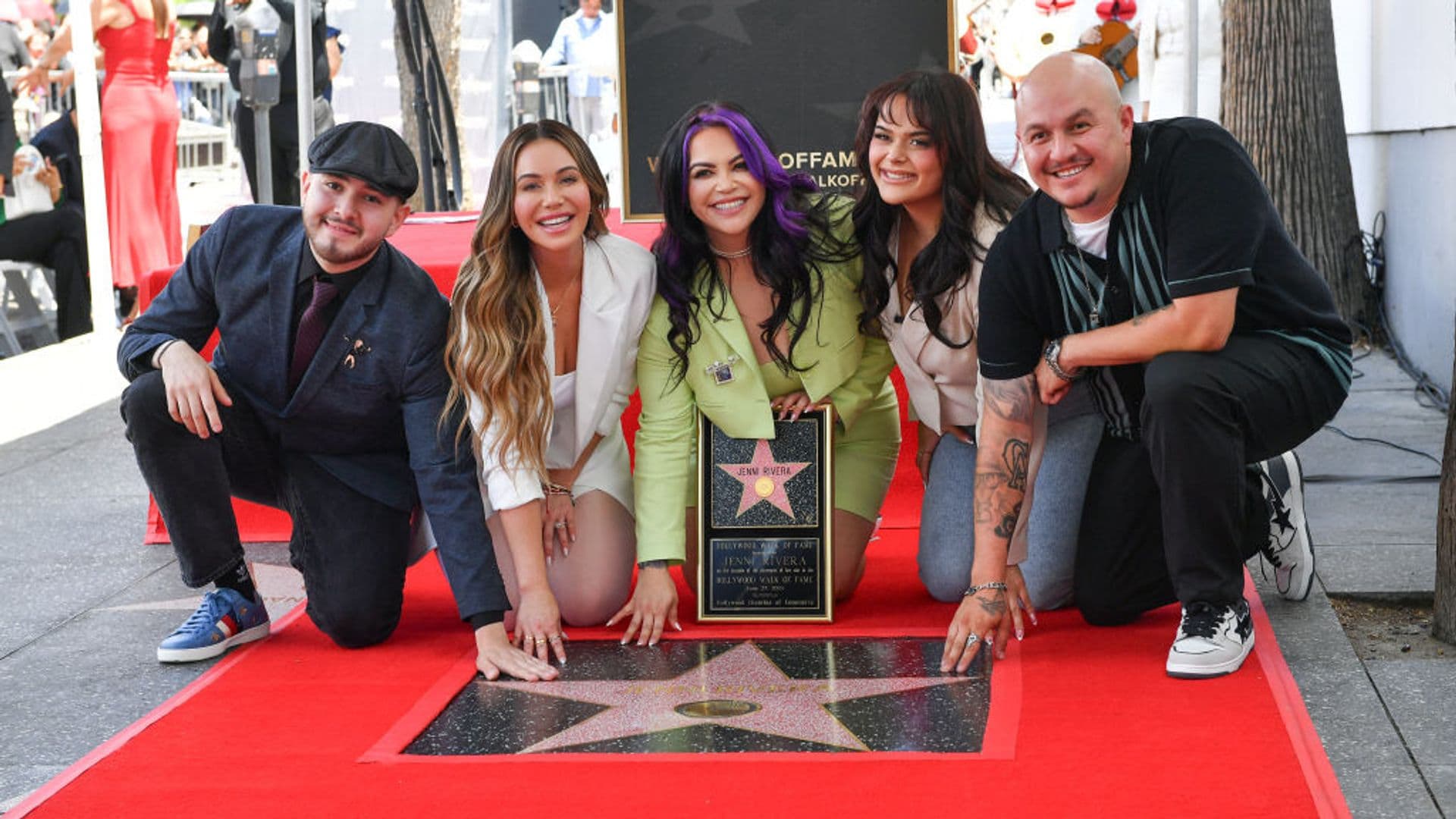 Chiquis y sus hermanos develan la estrella de Jenni Rivera en el Paseo de la Fama