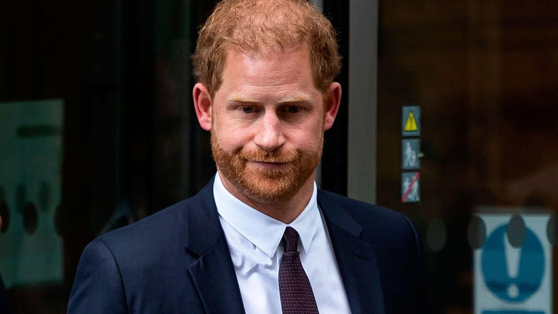 El Príncipe Harry tendrá que esperar para ver el inicio de su juicio contra los tabloides