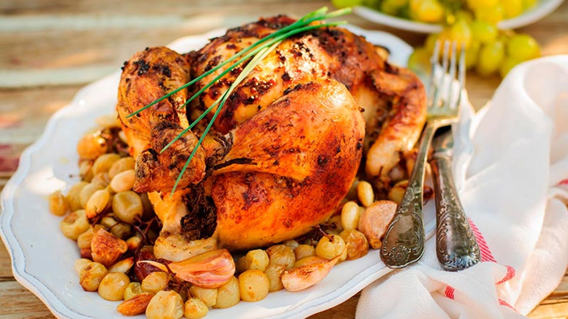 Pollo al horno con uvas