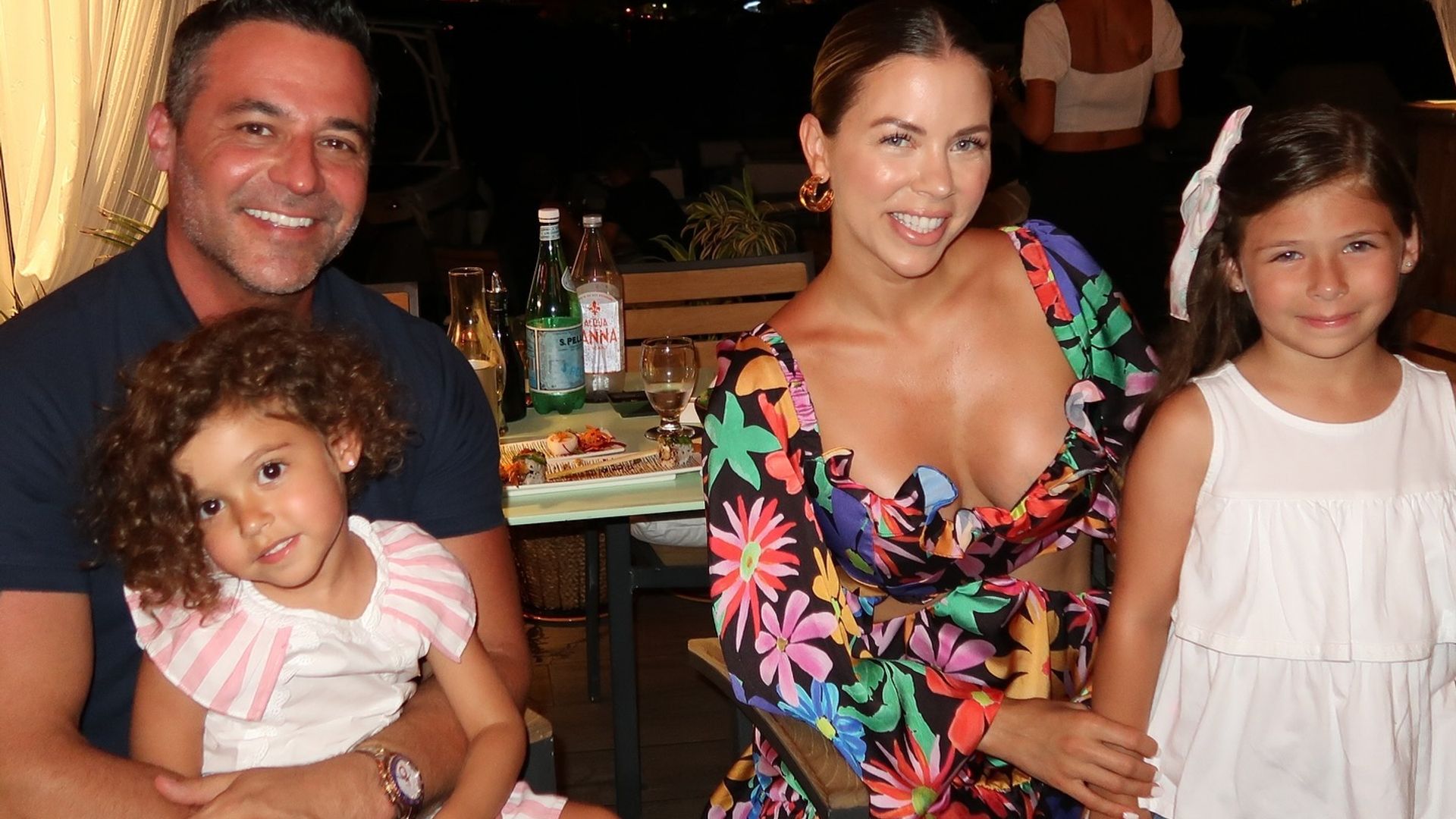 Ximena Duque y su familia inauguran el verano desde su isla favorita