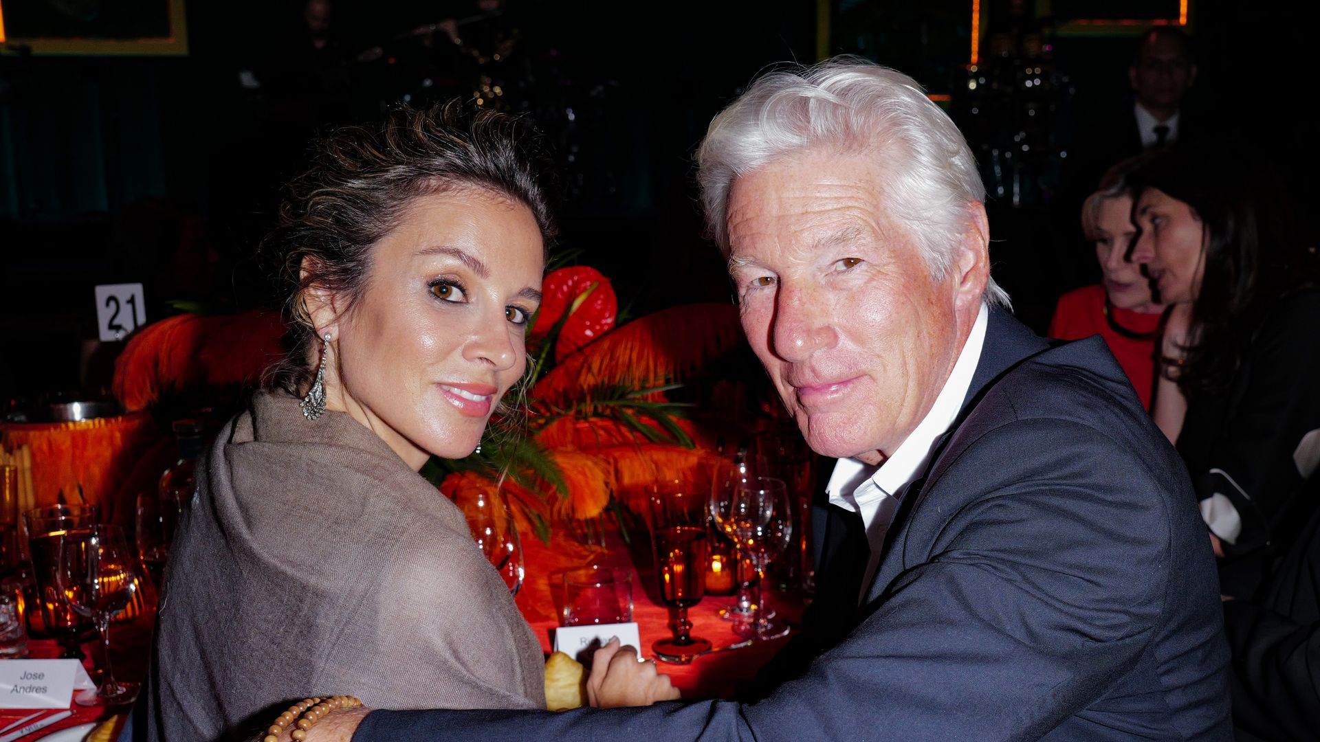 Alejandra Gere se luce en Nueva York con Richard Gere y su hijo en una gala benéfica