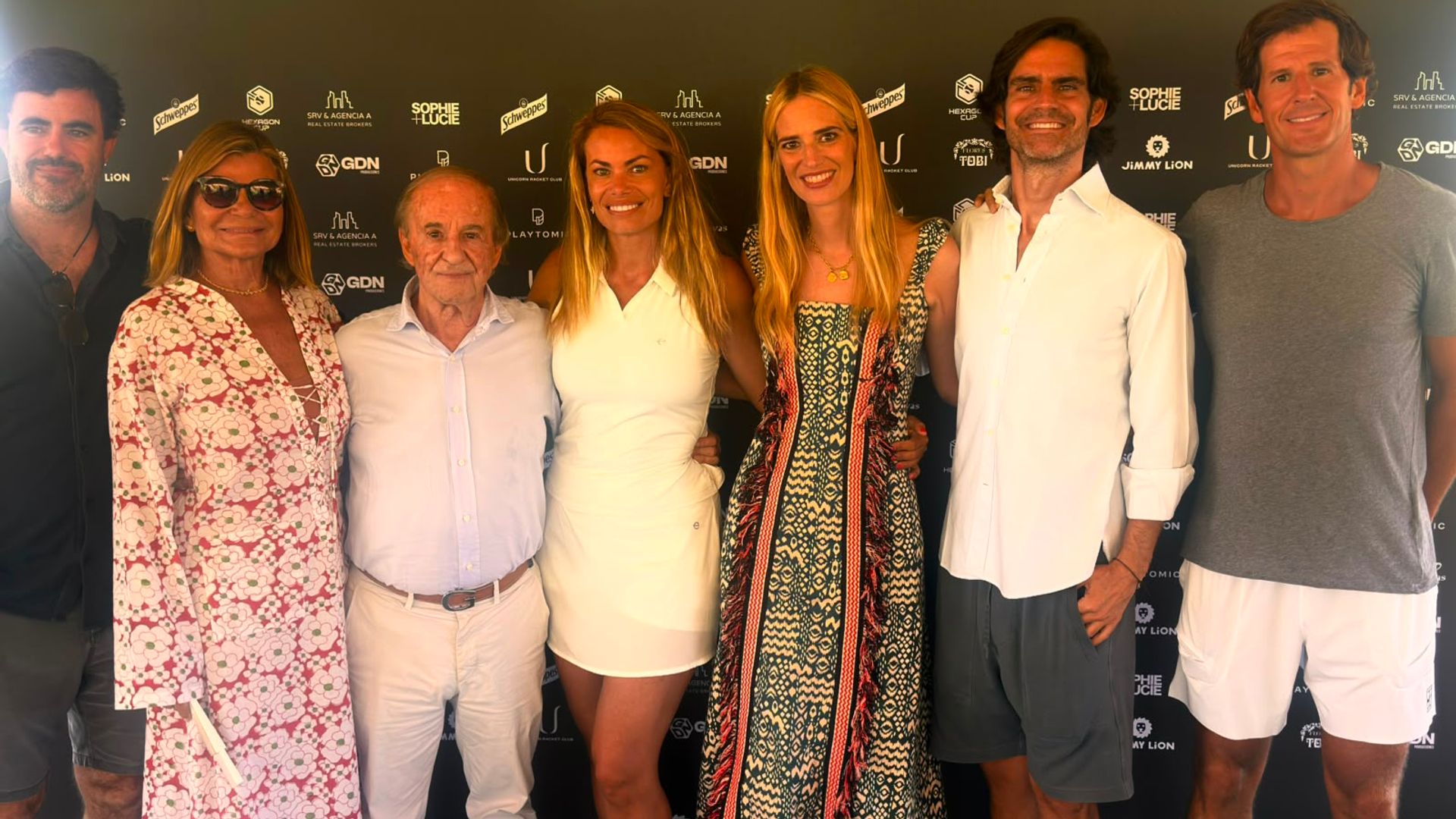 Cari Lapique y Carla Goyanes, arropadas por familiares y amigos en la segunda edición del Memorial Carlos Goyanes de Pádel