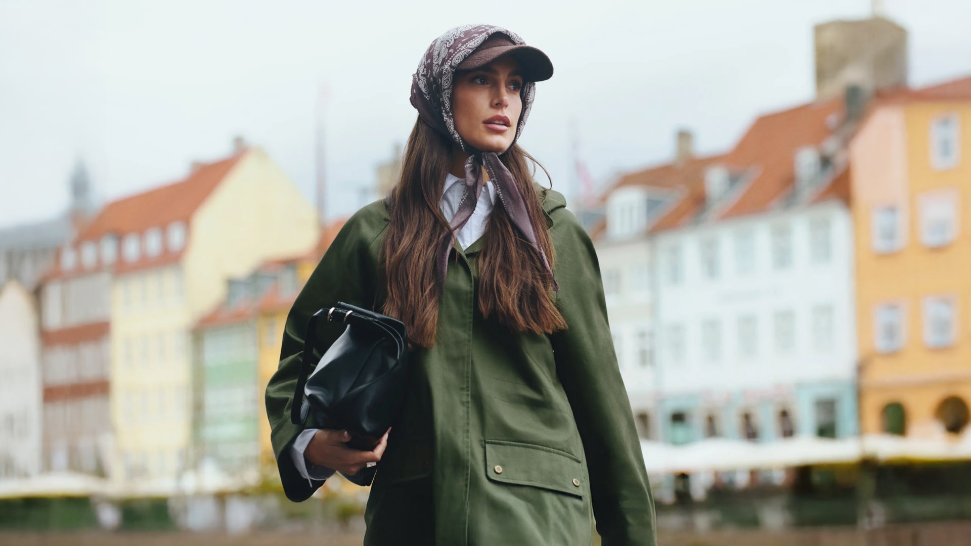 Gemma Pinto con chaqueta verde tipo parka