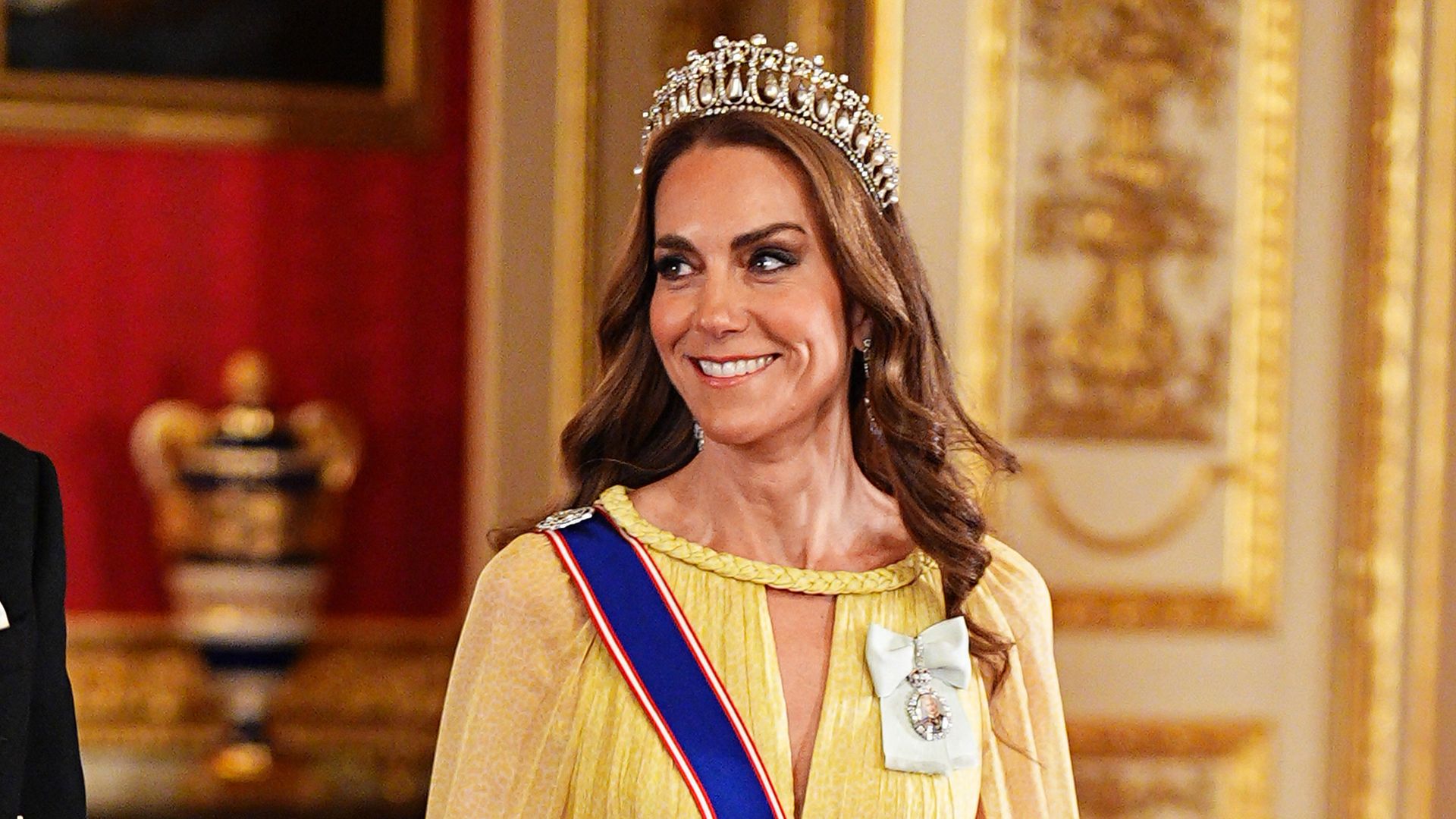 Kate Middleton estrena vestido de gala con guiño a Oriente y reafirma que su tiara favorita es la de Diana de Gales