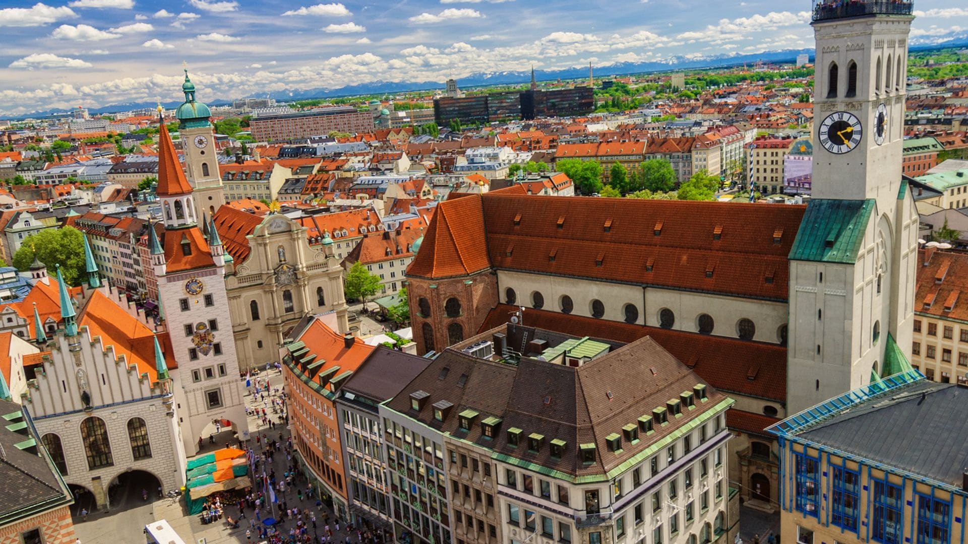 Conoce Múnich desde todas sus perspectivas: realeza bávara, brindis con cerveza y surf en la ciudad