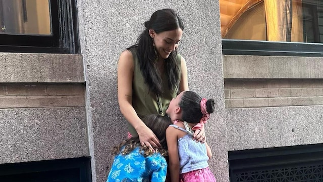 Zuria Vega y sus hijos, Lúa y Luka