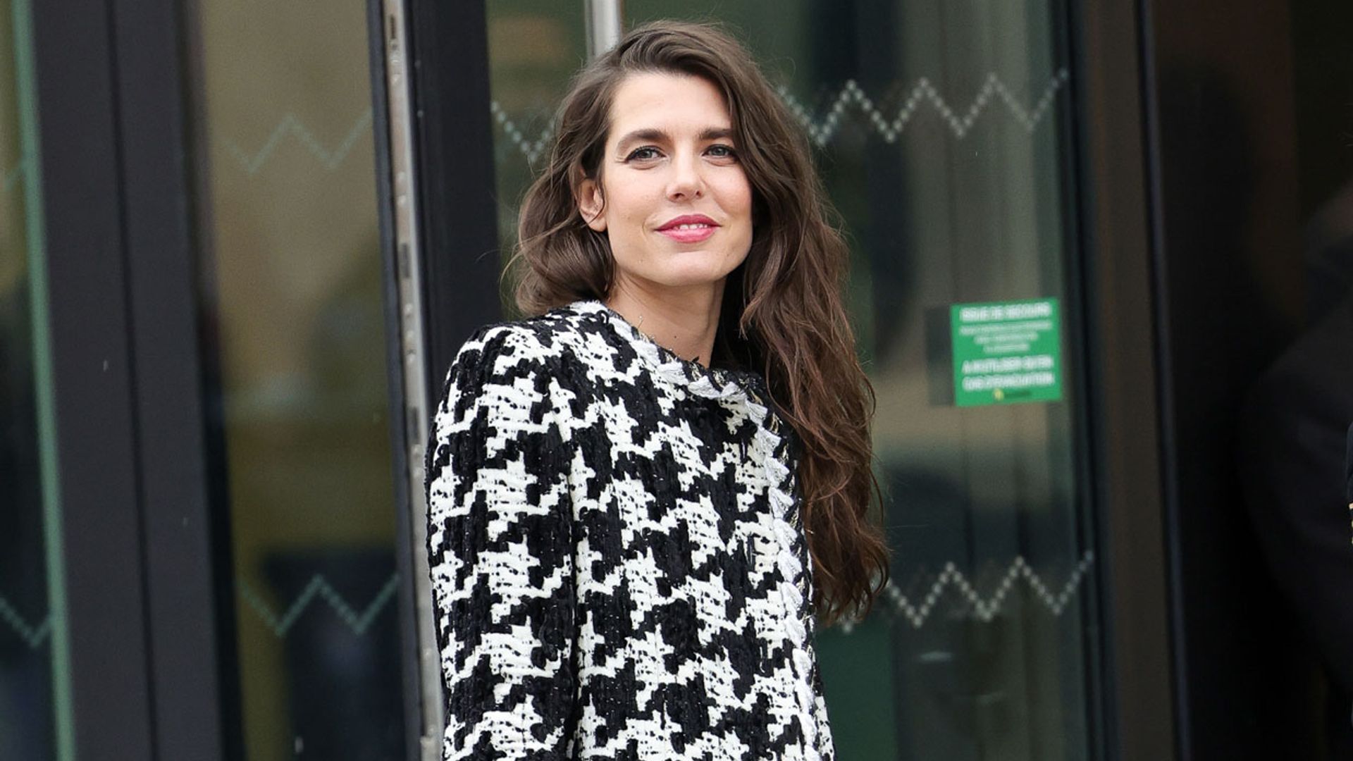 De Rania de Jordania a Carlota Casiraghi: los siete mejores looks 'royal' vistos esta semana