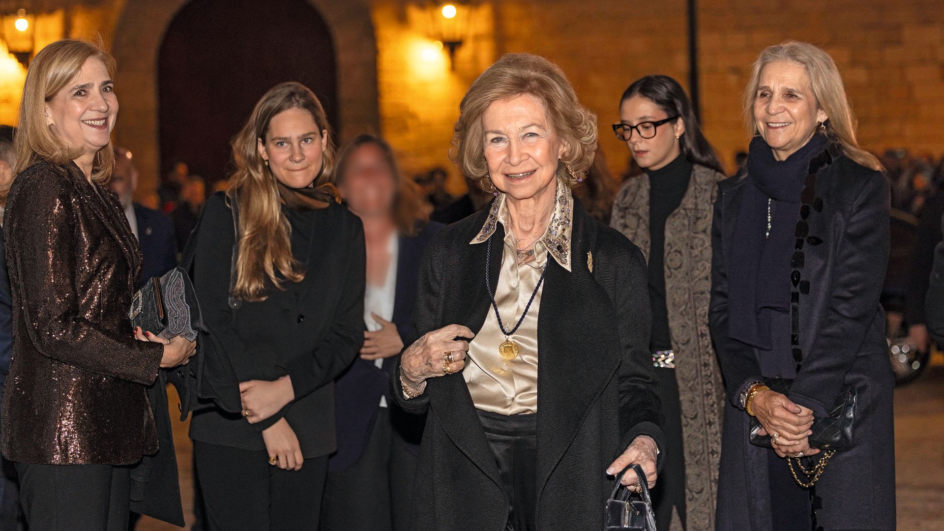 Con la Reina doña Sofía; su hija, Irene; la infanta Elena, y Victoria Federica, en la catedral de Mallorca, donde asistieron a un concierto la pasada Semana Santa