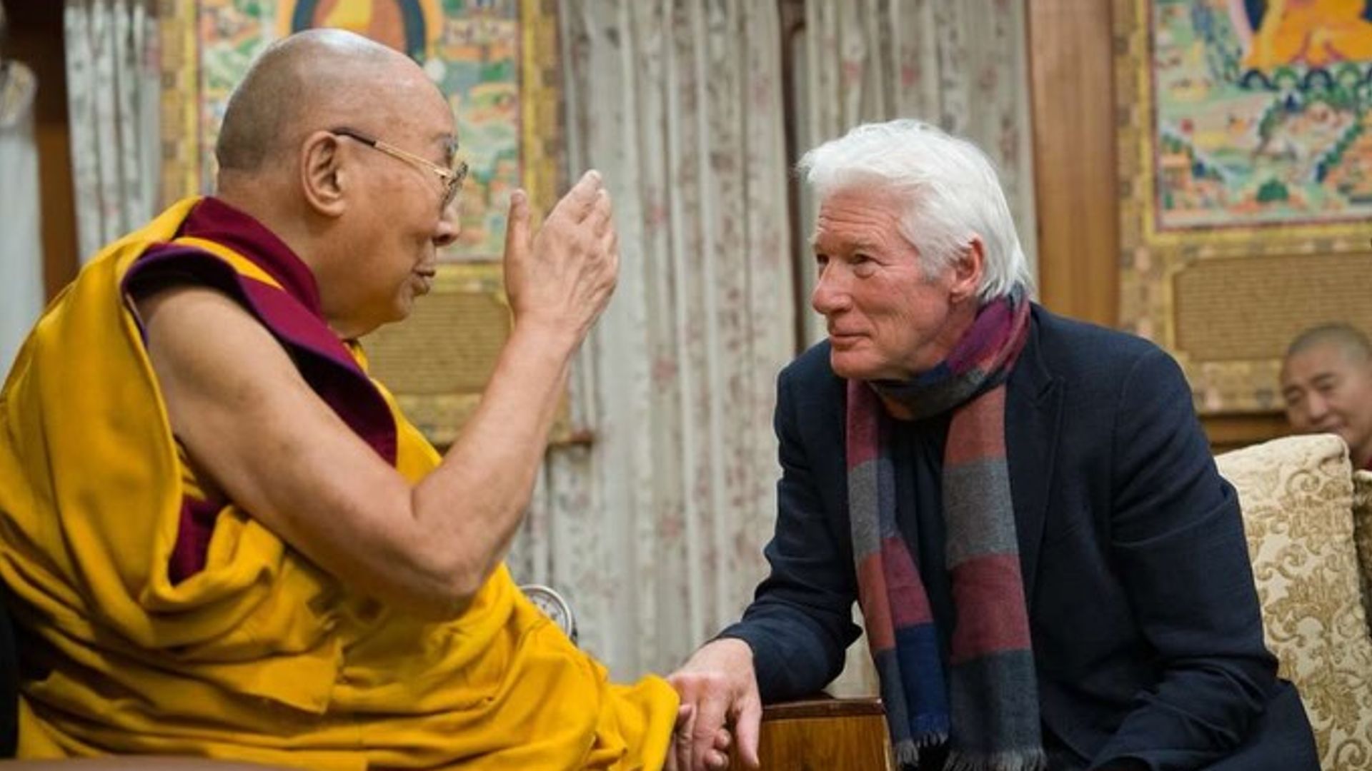 Alejandra Gere comparte orgullosa las espectaculares imágenes de Richard Gere en su visita al Tíbet