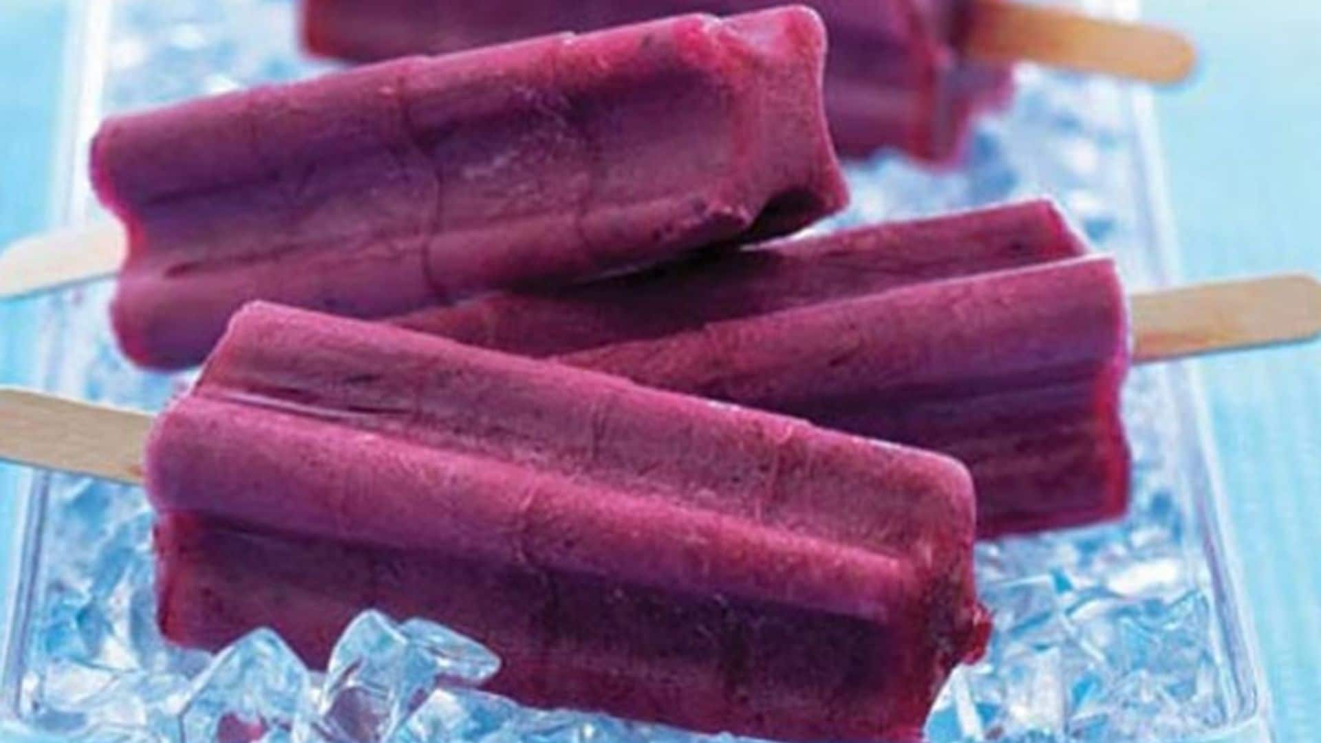 Helado de yogur griego y arándanos