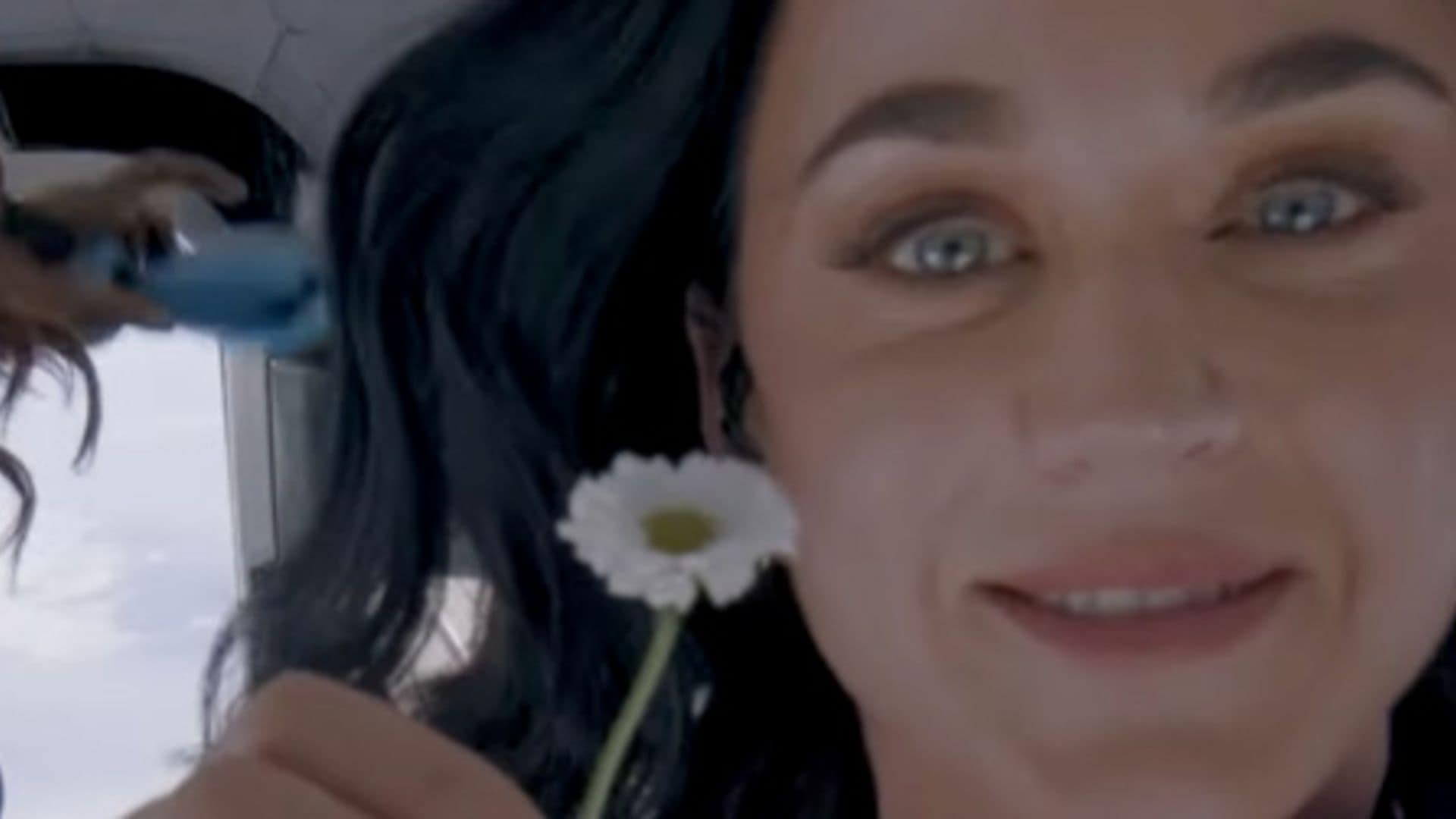 Las lágrimas de Katy Perry y del resto de mujeres flotando en el espacio