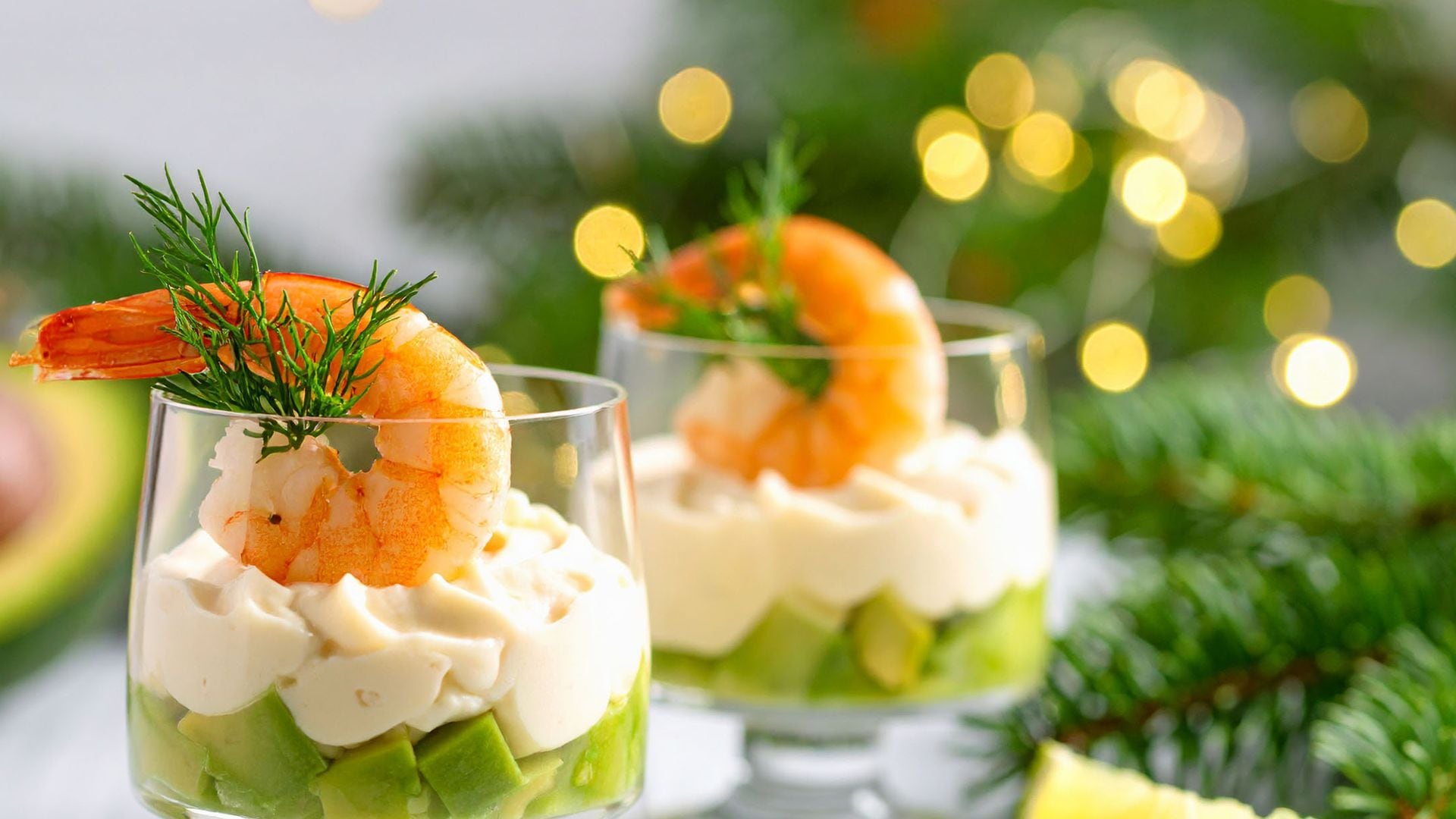 Vaistos de aguacate, queso y langostino.