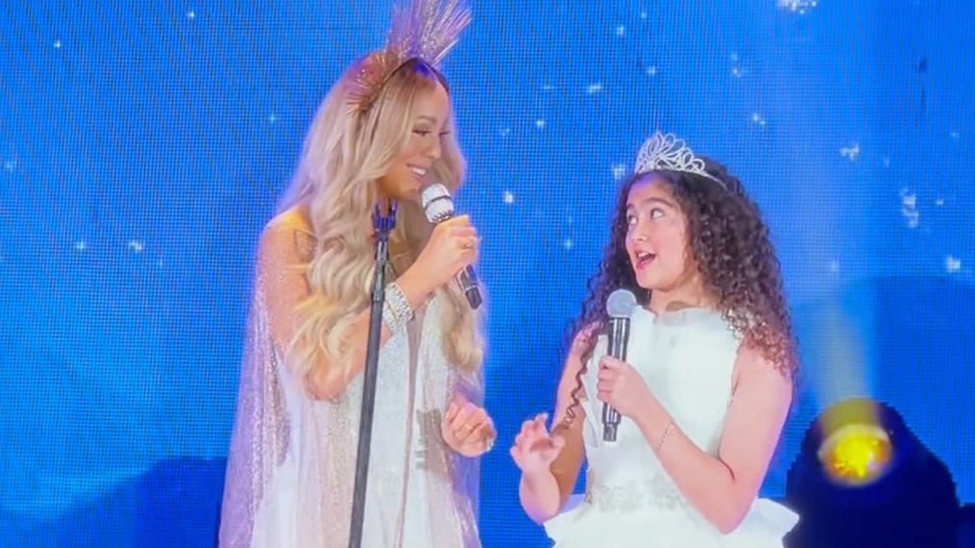 El momentazo de Monroe, hija de Mariah Carey, cantando con su madre en su último concierto