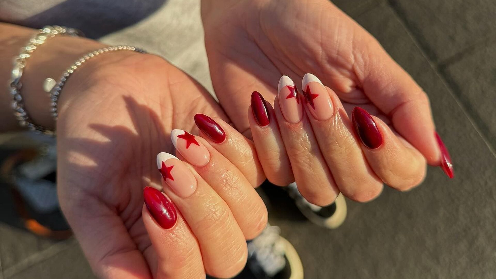 Más de diez ideas de manicuras burdeos que serán tendencia este otoño