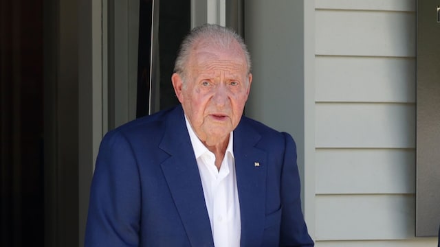 EL rey Juan Carlos disfruta de Sanxenxo a pocas horas de su cita judicial con Revilla